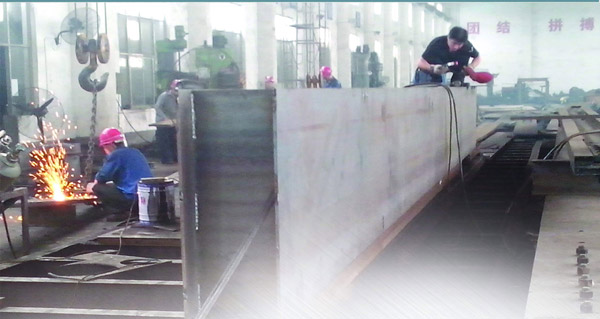 生產中的推焦桿